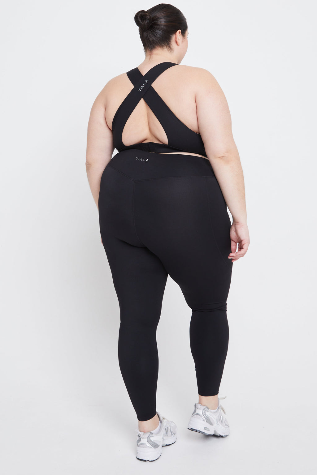 SkinLuxe Open Back Sports Bra - Shadow Black