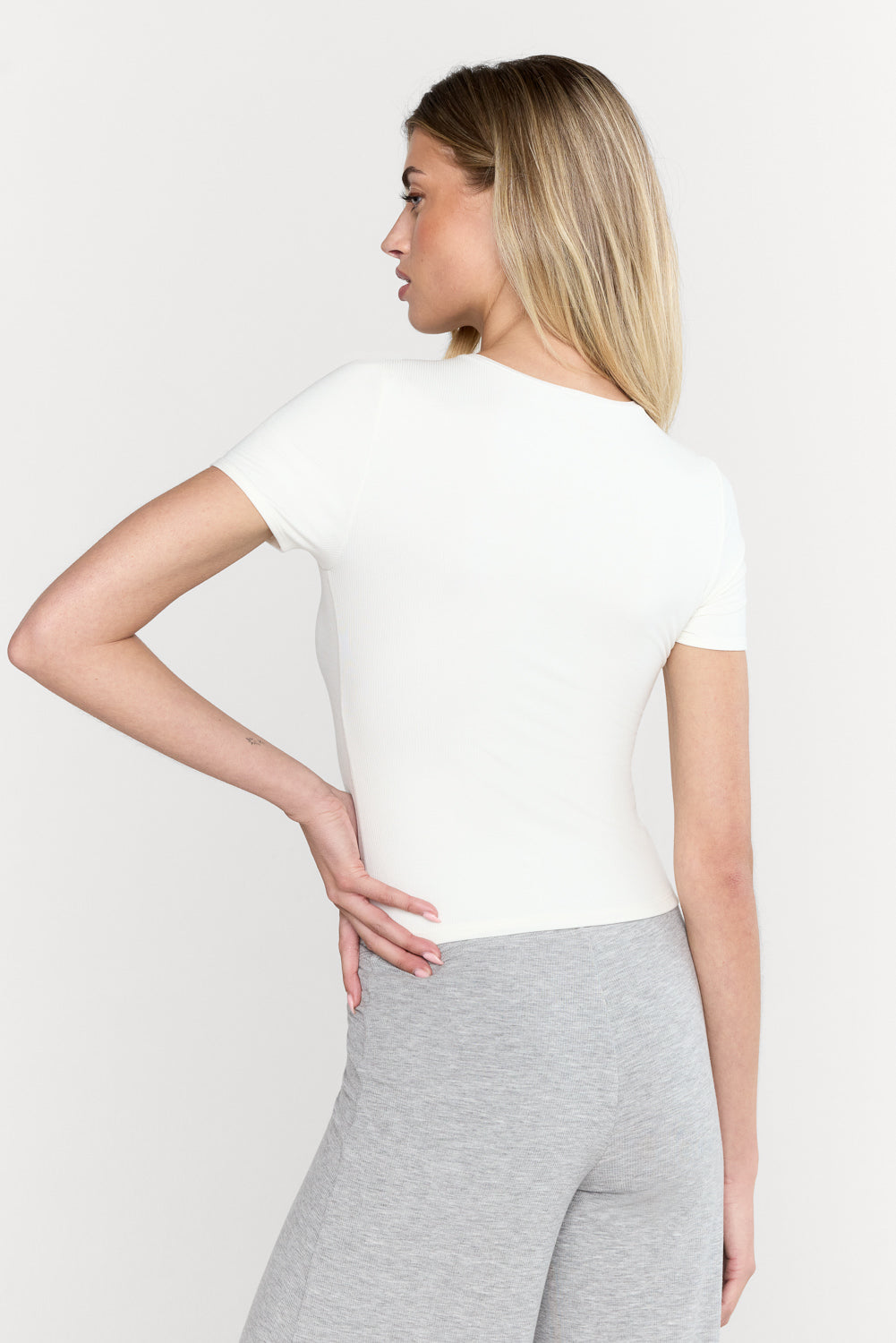 365 Sculpting Lounge Short Sleeve T-Shirt - Coconut Milk