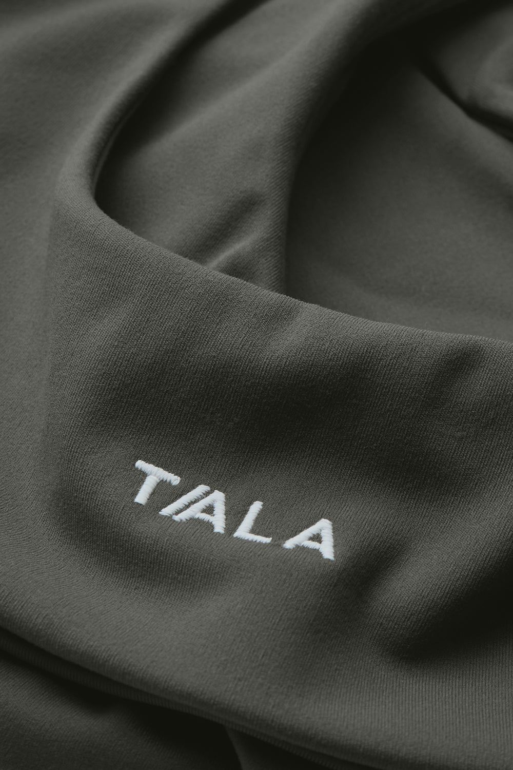 DayFlex Twist Front Sports Bra - Dark Olive