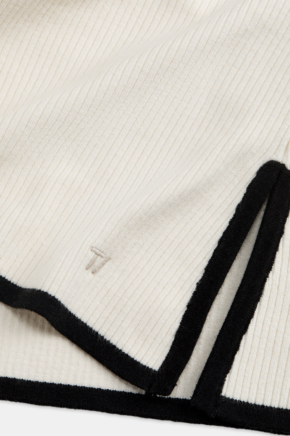 Sleeveless Mock Neck Ribbed Knit Tank - Buttermilk And Black