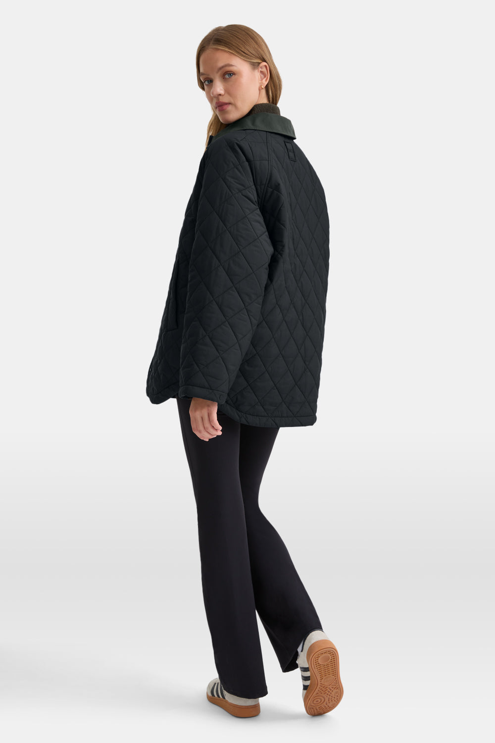 Quilted Reversible Barn Jacket - Dark Moss / Black