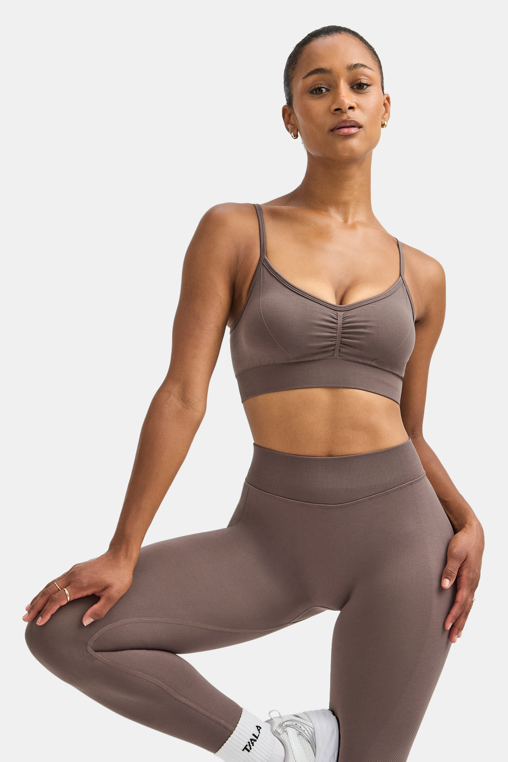 Sculpt Seamless Ruched Sports Bra - Dark Truffle