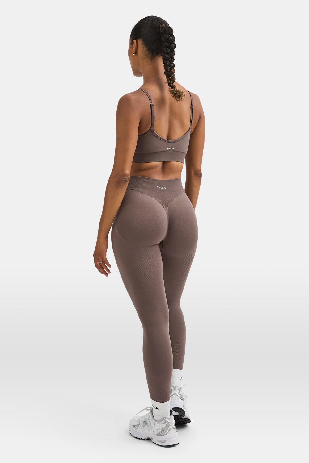 Sculpt Seamless Ruched Sports Bra - Dark Truffle