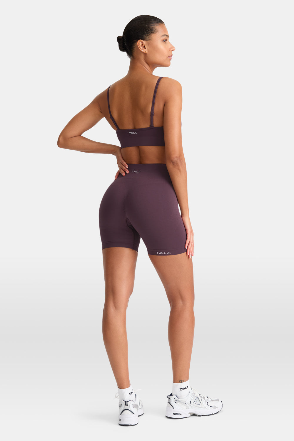 Sculpt Seamless Scrunch Shorts - Plum Marl