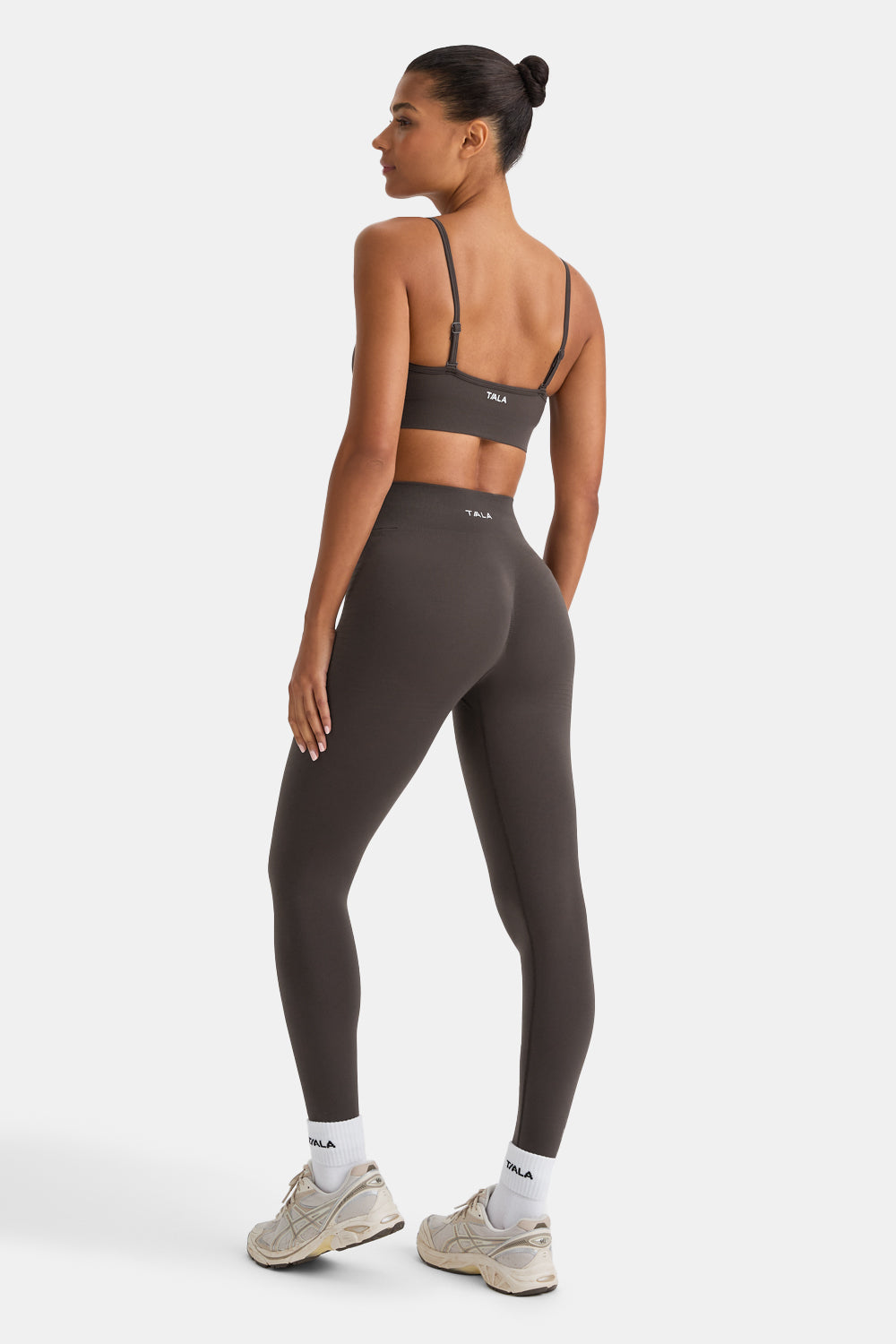 Sculpt Seamless Bandeau Sports Bra - Espresso Brown