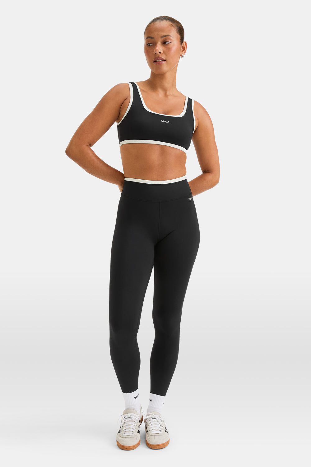 SkinLuxe Contrast Edge Sports Bra - Black / Ivory