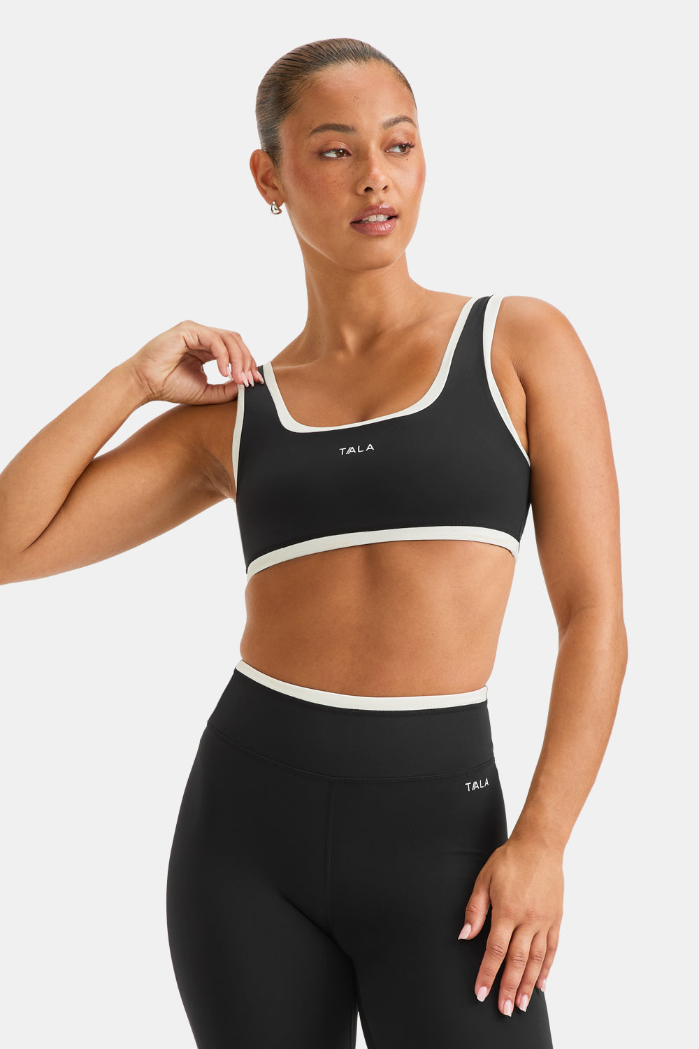SkinLuxe Contrast Edge Sports Bra - Black / Ivory