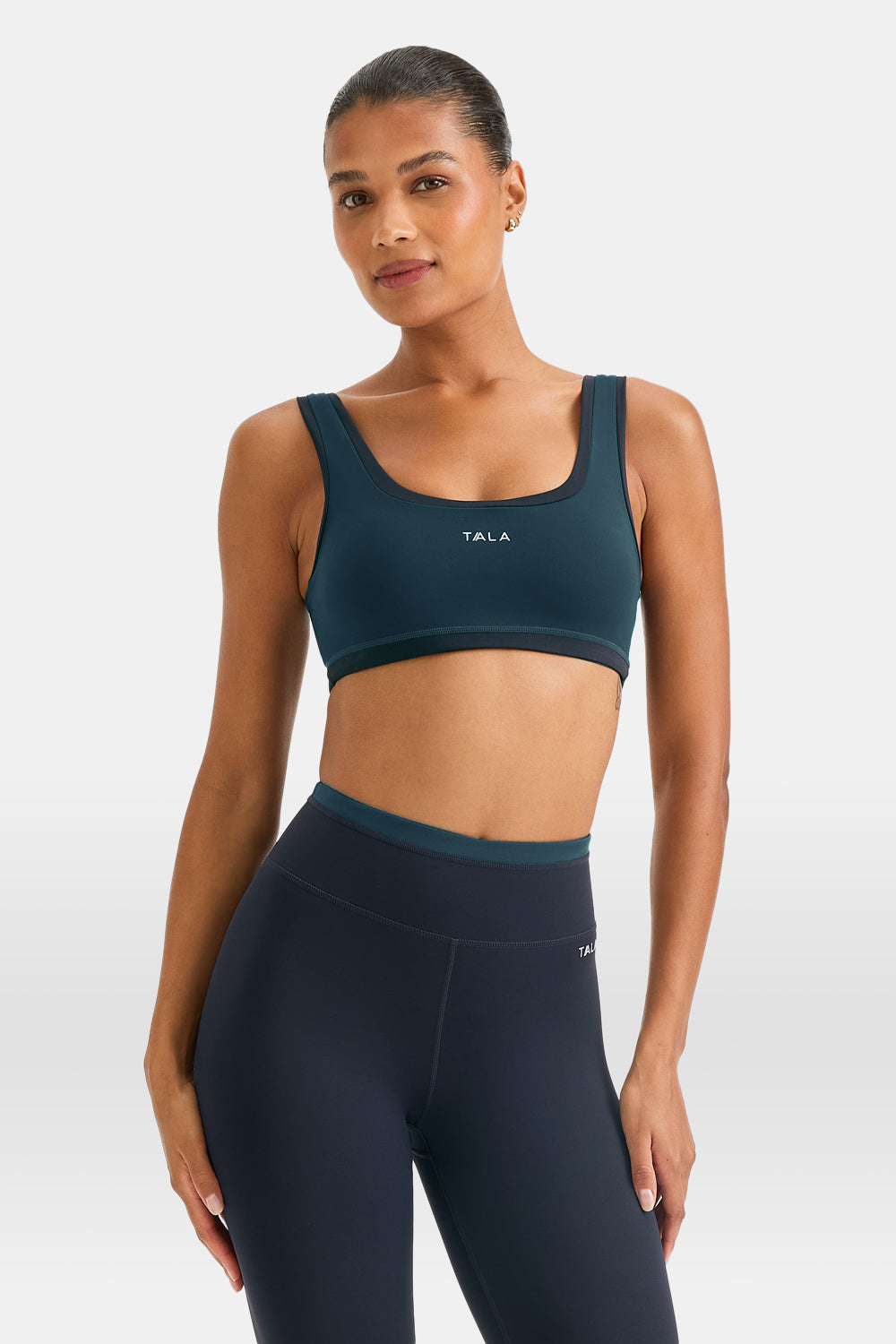 SkinLuxe Contrast Edge Sports Bra - Rich Teal / Midnight Navy