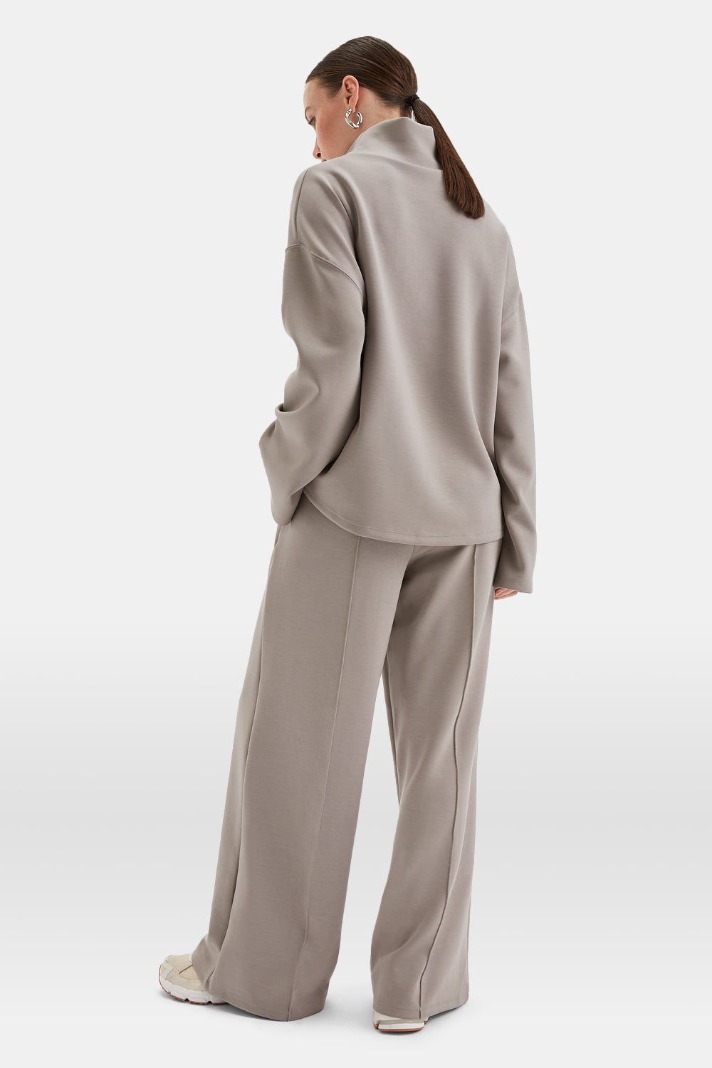 SoftSmart Wide Leg Jogger - Pebble