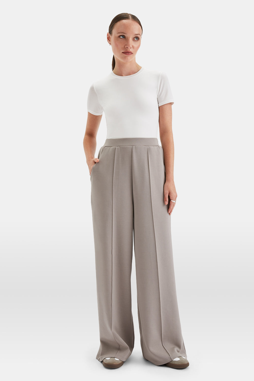 SoftSmart Wide Leg Jogger - Pebble