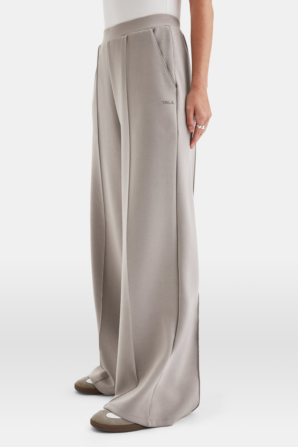 SoftSmart Wide Leg Jogger - Pebble