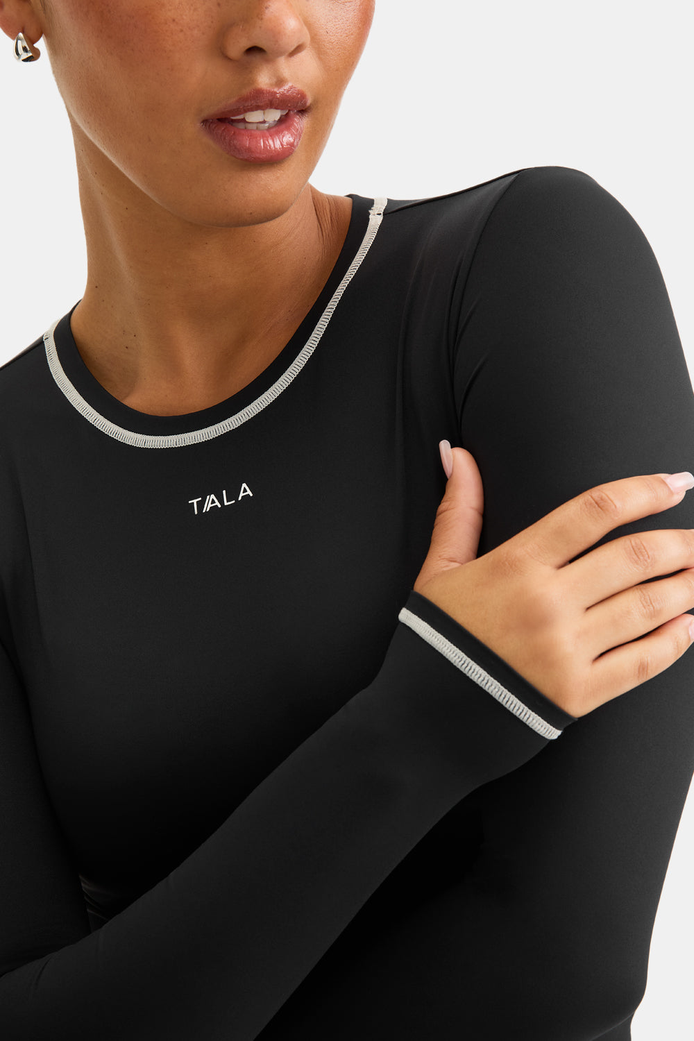 UltraLite Contrast Stitch Long Sleeve Active Top - Black